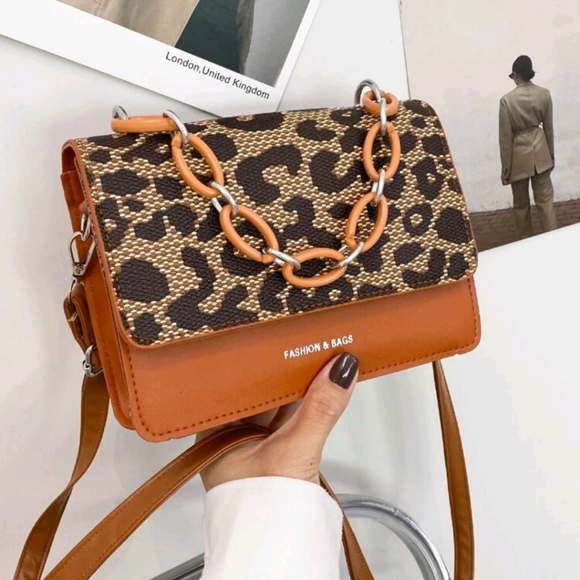 Leopard Pattern Flap Square HandBag - Picture 2 of 7